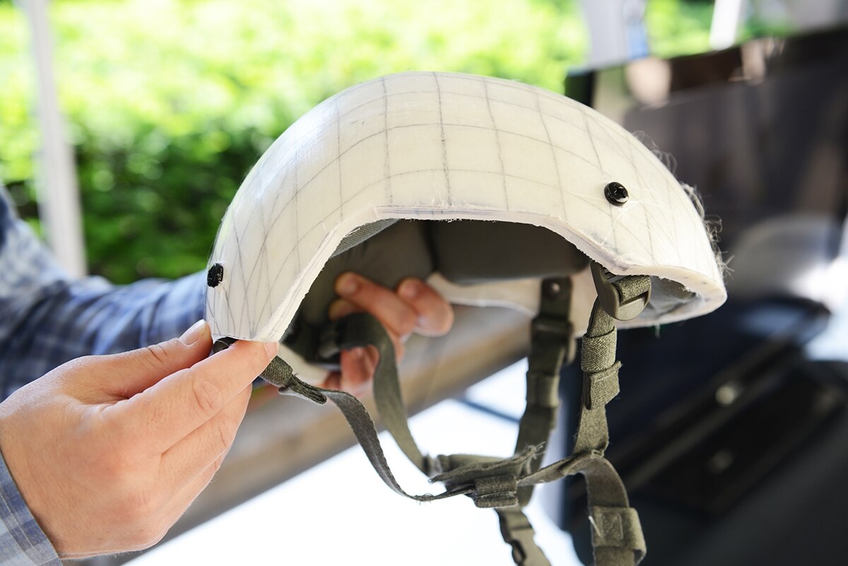 army helmet clipart realistic